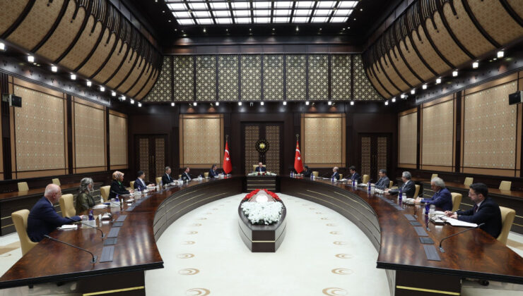 Cumhurbaşkanı Erdoğan, Cumhurbaşkanlığı Siyaset Heyetlerinin başkanvekillerini kabul etti