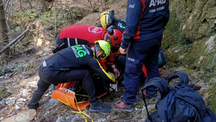 Denizli’de kayıp dağcının cansız vücudu uçurumdan helikopterle alındı