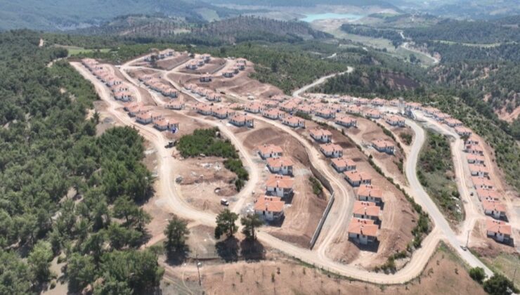 Depremzede muhtardan duygulandıran kelamlar: Villa üzere meskenlerimiz oldu