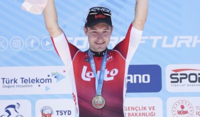 Elia Viviani: Son kilometrelerde ekipçe âlâ yer alarak bu sonuca ulaştık