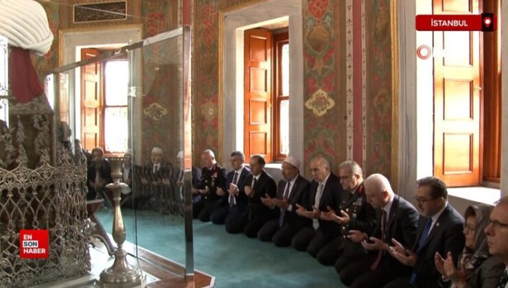 Fatih Sultan Mehmet Han vefatının 544’üncü yıldönümünde kabri başında anıldı