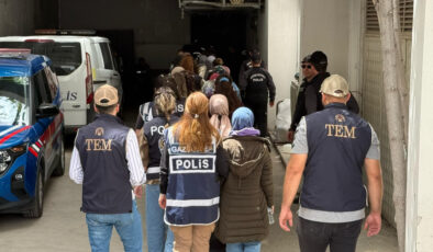 FETÖ operasyonunda gözaltına alınan 225 kuşkulu adliyeye sevk edildi