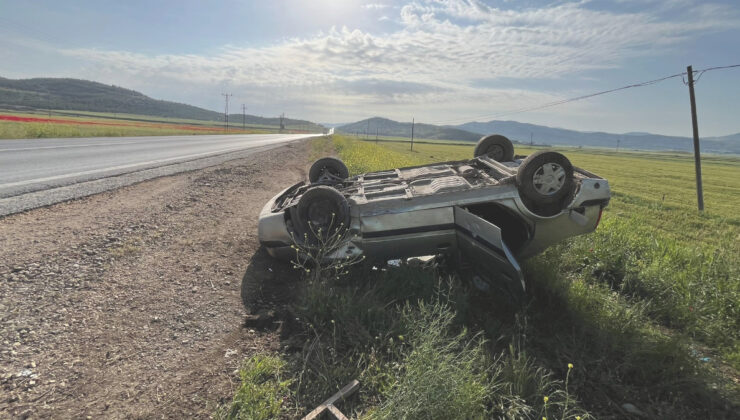 Gaziantep’te araba şarampole yuvarlandı: 4 yaralı