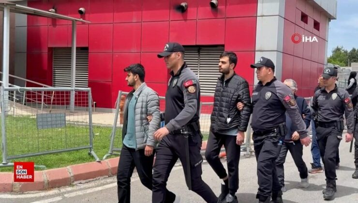 Gaziantep’te FETÖ operasyonunda gözaltına alınan 225 kuşkulu adliyeye sevk edildi
