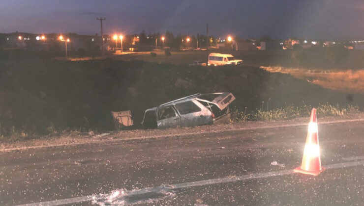 Gaziantep’te kamyonet ile araba çarpıştı: 3 yaralı