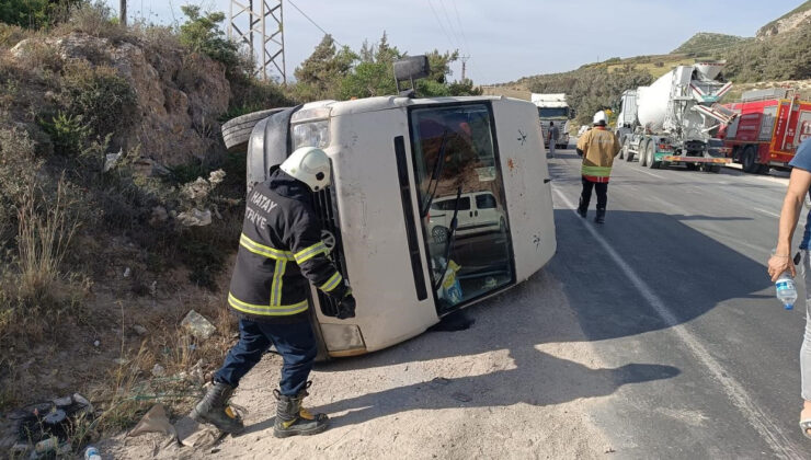 Hatay’da 2 minibüs çarpıştı