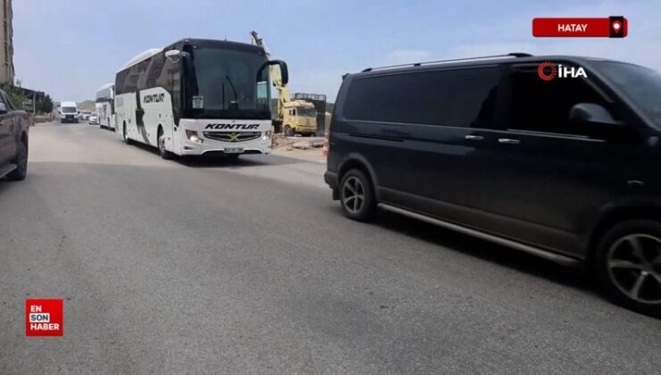 Hatay’da arabası oyuncak otomobil üzere önünde sürükledi