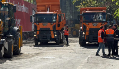 İstanbul’da çöken yolda tamir mesaisi sürüyor