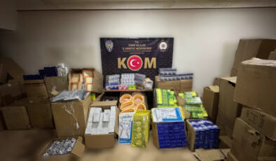 İzmir’de 42 milyon lira pahasında kaçak oto yedek modül ele geçirildi