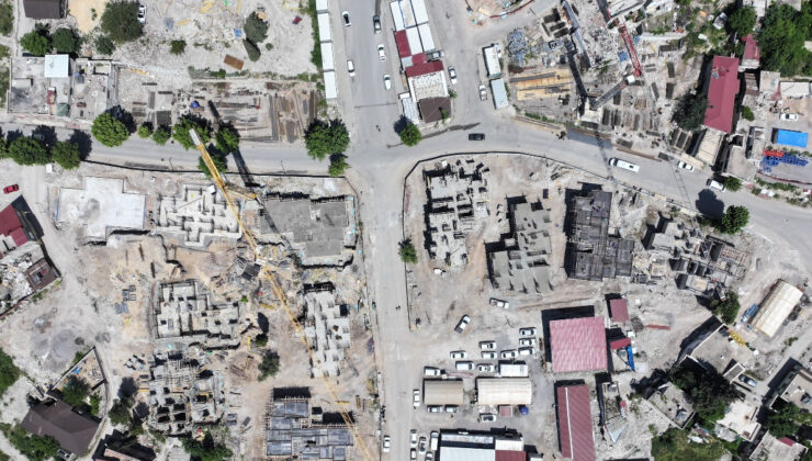 Kahramanmaraş’ın tarihi mahallelerinde zelzele konutları yükseliyor