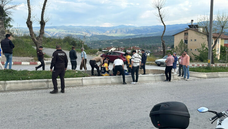 Kastamonu’da virajı alamayan motosiklet refüje çarptı