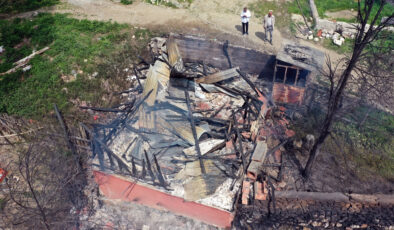 Kastamonu’da yangın, köy mescidi, bir konut ve ahır küle döndü