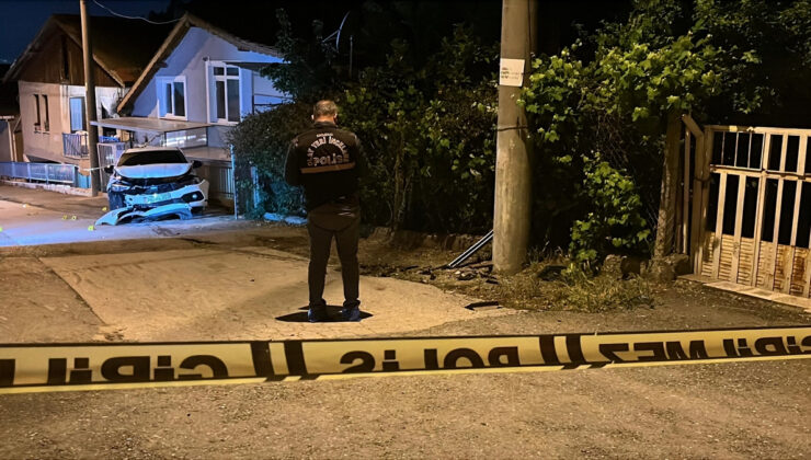 Kocaeli’de arabaya silahlı hücum: 1 kişi ağır yaralandı