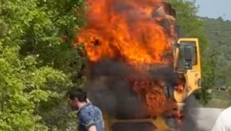 Kocaeli’de seyir halindeki tır alev alev yandı