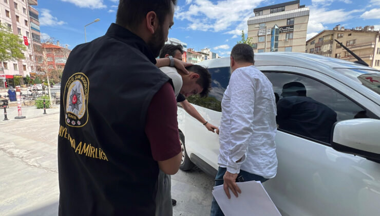 Konya’da tartıştığı kişinin başına vurdu