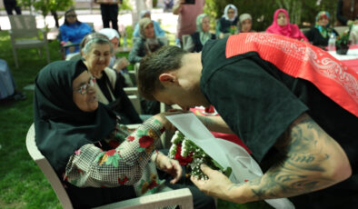 Konyasporlu oyuncular Anneler Günü’nü ziyaretlerle kutladı