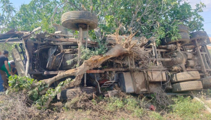 Manisa’da iş makinesini deviren şoför faciayı önledi