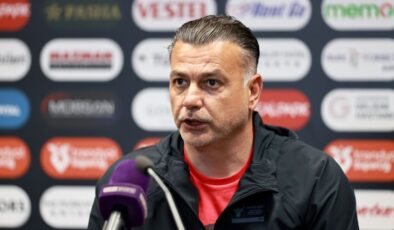 Murat Şahin: Amaçsız kalmanın düşüncelerini yaşıyoruz