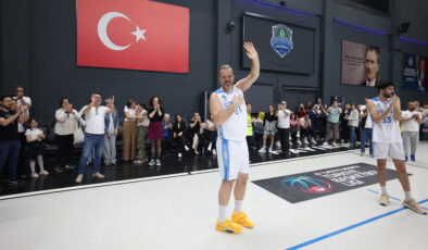 Oğuz Savaş, mesleğini Çayırova Belediyesi formasıyla bitirdi