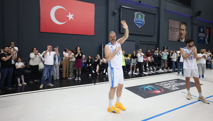 Oğuz Savaş, mesleğini Çayırova Belediyesi formasıyla bitirdi