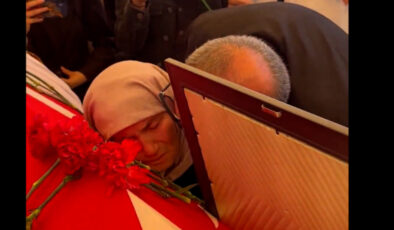 Sırrı Süreyya Öncü’nün annesi: Beni de götür birlikte gidelim