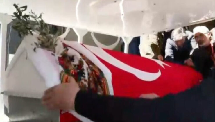 Sırrı Süreyya Öncü’nün tabutuna zeytin kolu konuldu