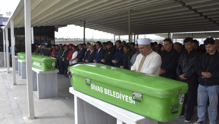 Sivas’ta boğazları kesilerek öldürülen kardeşler gözyaşlarıyla uğurlandı
