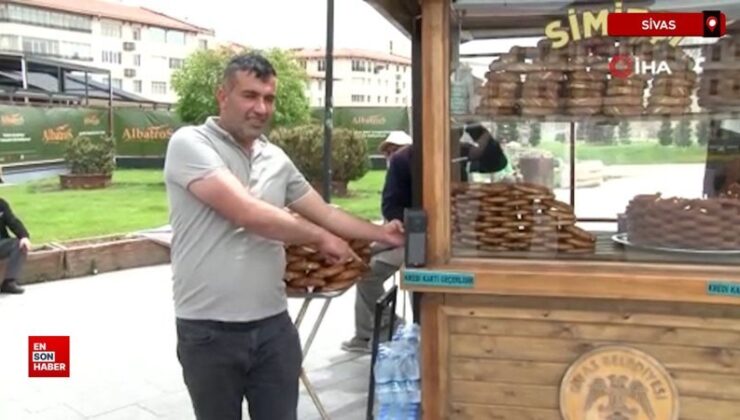 Sivas’ta seyyar simit tezgâhına POS aygıtı koydu