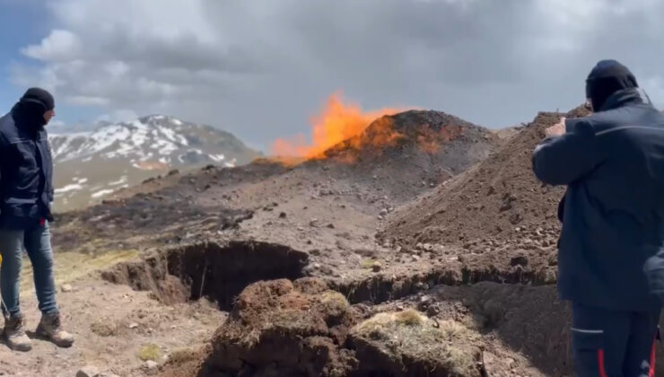 Sivas’ta yıldırım düşen doğal gaz sınırında yangın