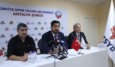 Taha Akgül, Antalya’da gazetecilerle buluştu