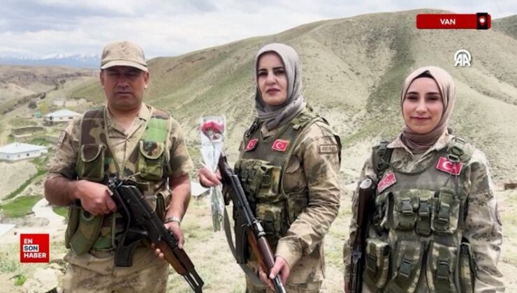 Van’da güvenlik korucusu anne, silah arkadaşlarıyla vatan nöbetinde