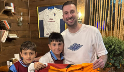 Victor Osimhen’in formasını bir koleksiyoner aldı