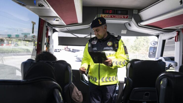 ‘Yolcu’ jandarma takımları kentler ortası otobüslerde kontrolde
