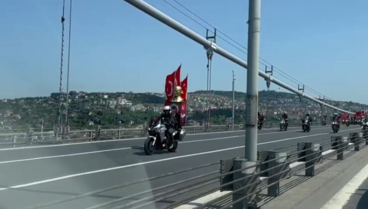 15 Temmuz Şehitler Köprüsü’nde Atatürk heykeliyle motosiklet korteji