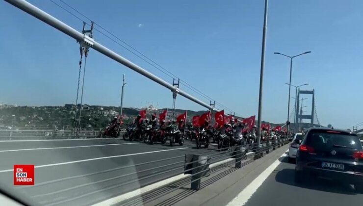 15 Temmuz Şehitler Köprüsü’nde Atatürk heykeliyle motosiklet korteji