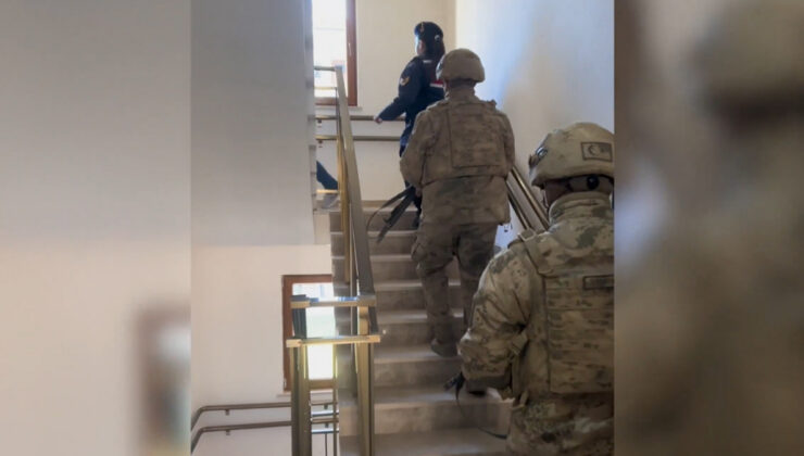 27 vilayette FETÖ operasyonu: 101 kuşkulu yakalandı