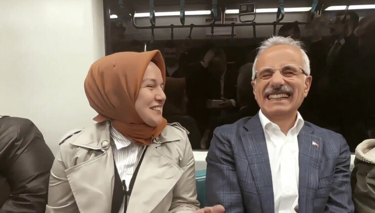 Abdulkadir Uraloğlu, Marmaray’da vatandaşlarla sohbet etti