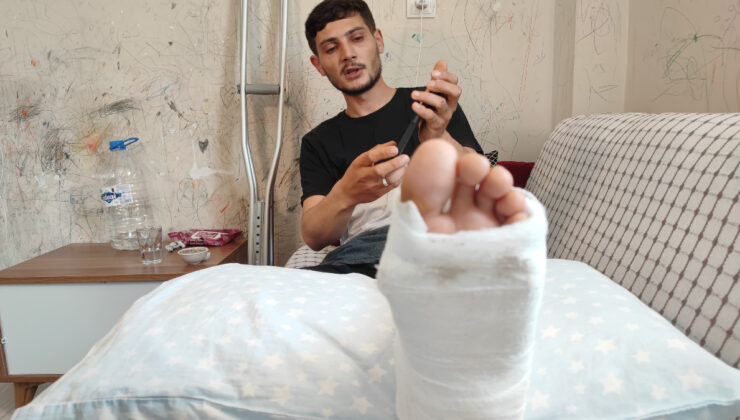 Adana’da arabanın çarptığı motosikletlinin bacağı kırıldı