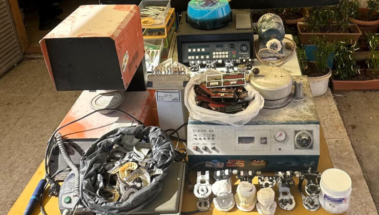 Adana’da merdiven altı diş kliniğine operasyon