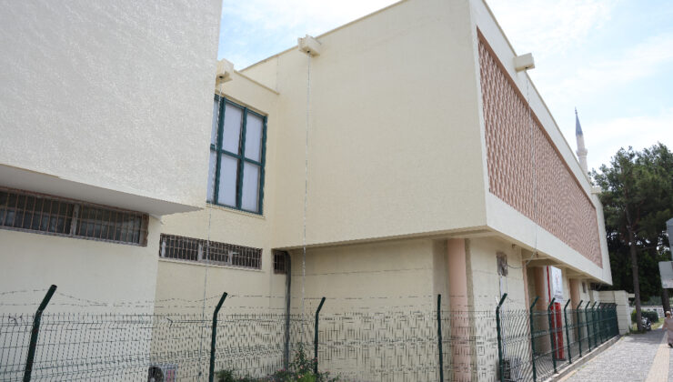 Adana’da müzede çöpe atılan biletleri yine satan 2 çalışana mahpus cezası