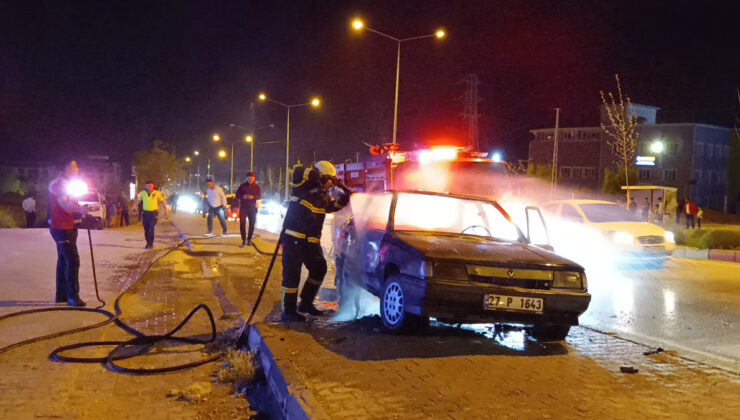 Adıyaman’da alkollü şoför arabasını yaktı