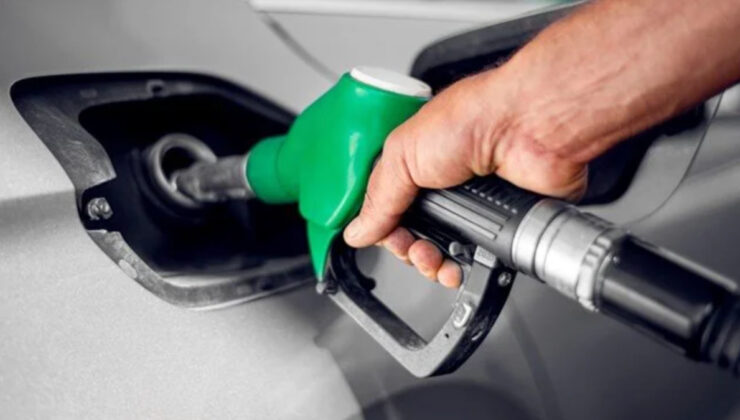 Akaryakıta artırım geldi, sıra motorinde