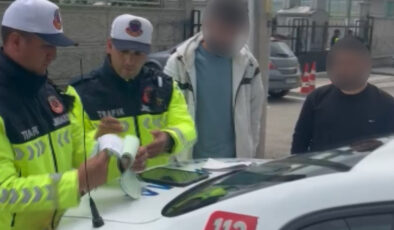 Aksaray’da yolu kapatıp drift attılar, akabinde havaya ateş açtılar