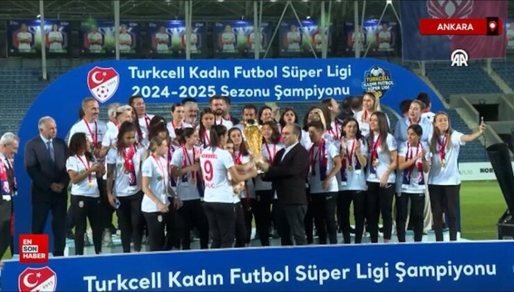 Ankara Büyükşehir Belediyesi FOMGET, şampiyonluk kupasını aldı