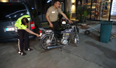 Antalya’da abart egzozlu ehliyetsiz iki motosikletliye 100 bin TL ceza