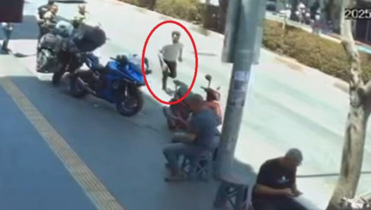 Antalya’da polise yakalan şoför, plakasız motoru ve arkadaşını bırakıp kaçtı