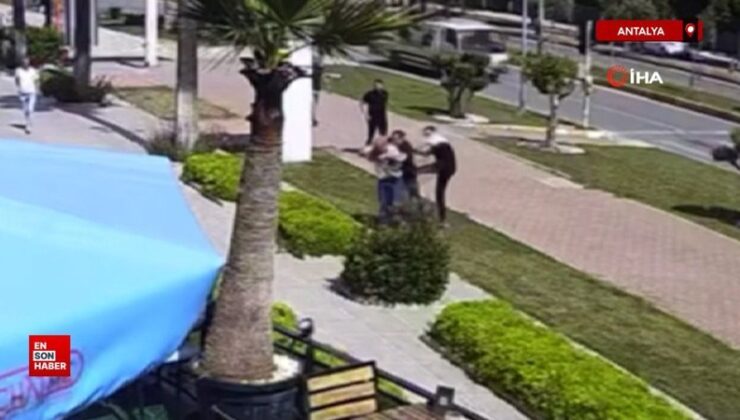 Antalya’da yolun karşısına geçmek için beklerken 3 kişi tarafından dövüldü