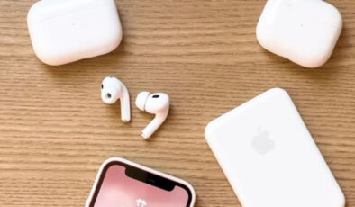 Apple, kamera donanımlı AirPods’u 2026’da piyasaya sürecek
