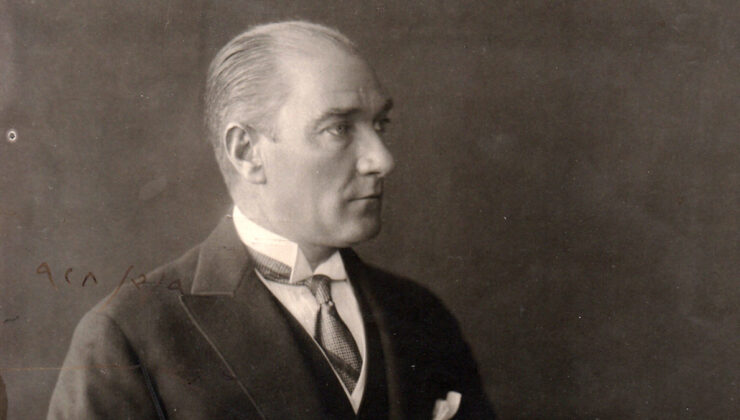Atatürk’ün en bilindik fotoğraflarının çekildiği anların görüntüsü ortaya çıktı