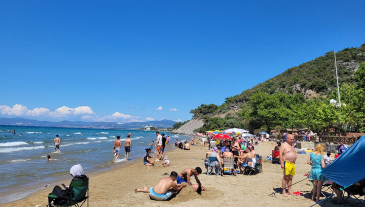 Aydın’da güneşli hava kıyıları doldurdu